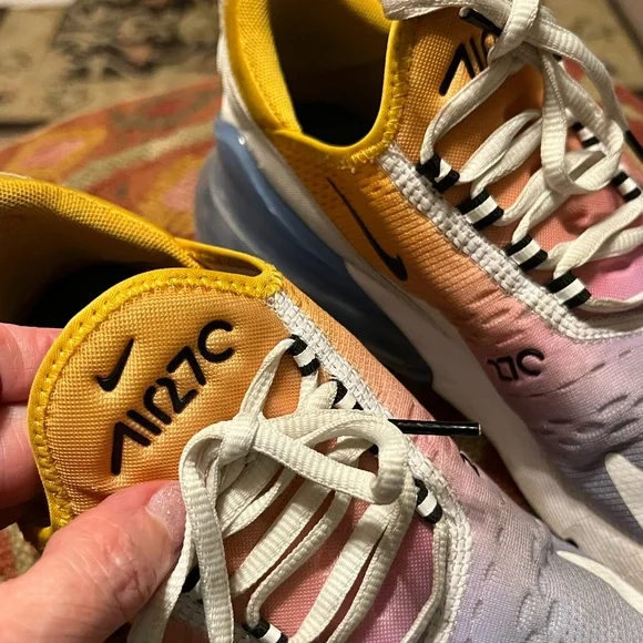 7 Mens Ladies 8.5 Nike Air Max 270 Gradient University AH8050-702 - Picture 2 of 13